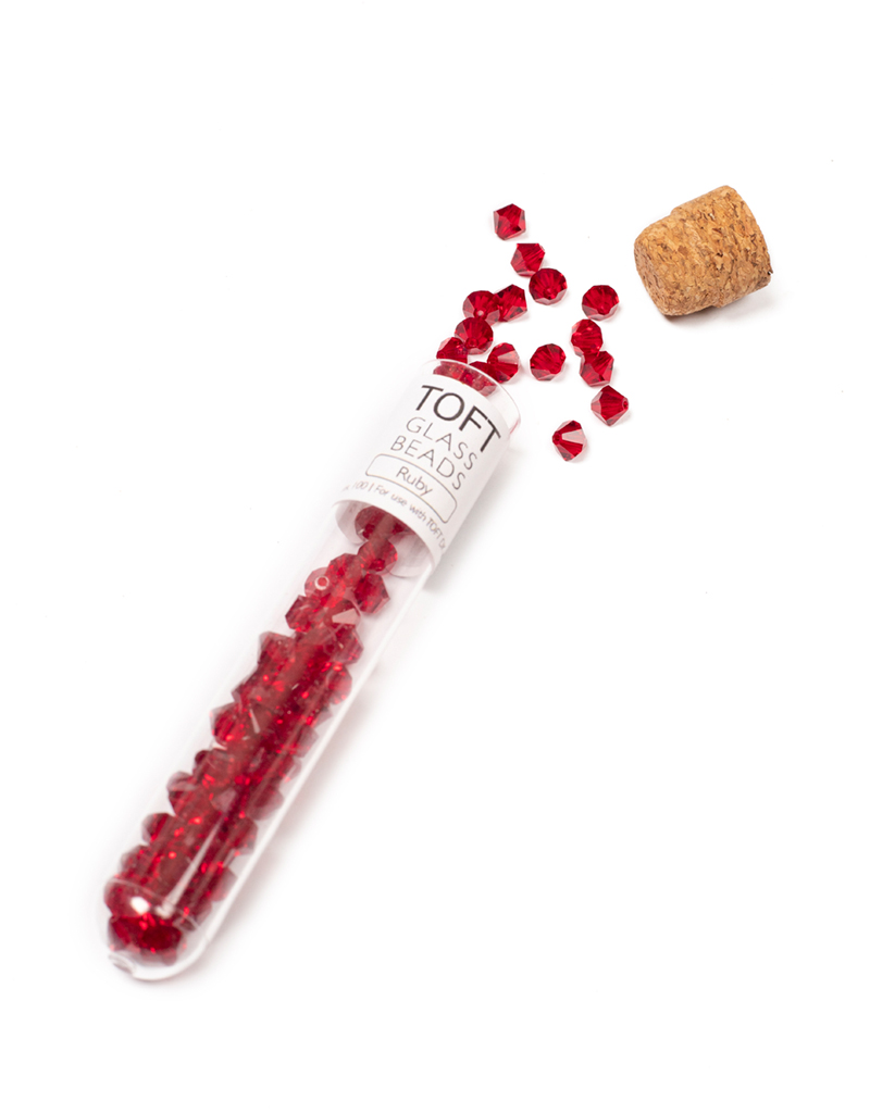 TOFT Ruby glass beads